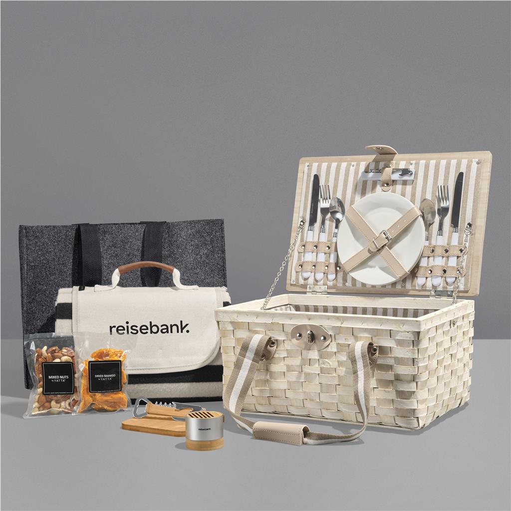 Yatta Golden Glances Hamper - Image 2