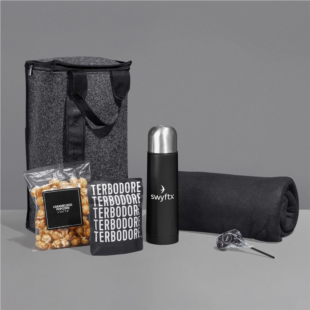Yatta Charming Cuddle Hamper - Image 2